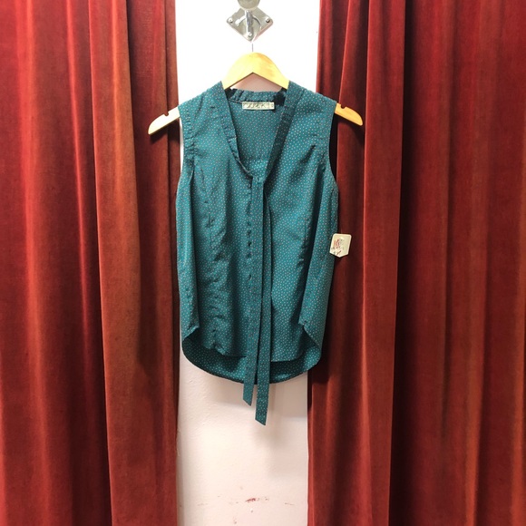 3/$30 CHLOE K SIZE XS - Picture 1 of 5